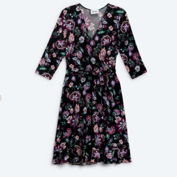 Leota Dresses & Skirts - Leota dress black floral women’s size small